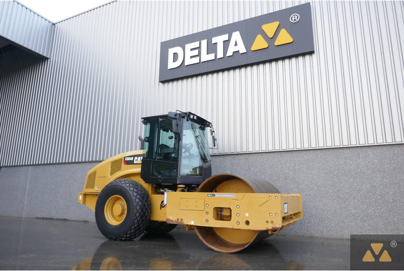 Caterpillar CS64B - مدحلة: صورة 3 Caterpillar CS64B - مدحلة: صورة 3