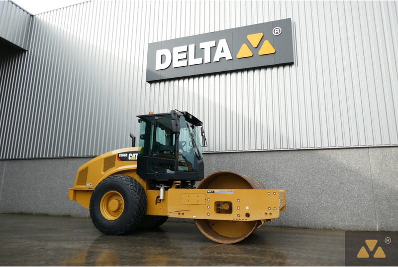 Caterpillar CS66B - مدحلة: صورة 3 Caterpillar CS66B - مدحلة: صورة 3