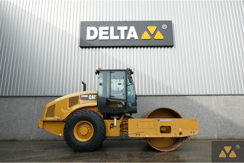 Caterpillar CS66B - مدحلة: صورة 2 Caterpillar CS66B - مدحلة: صورة 2