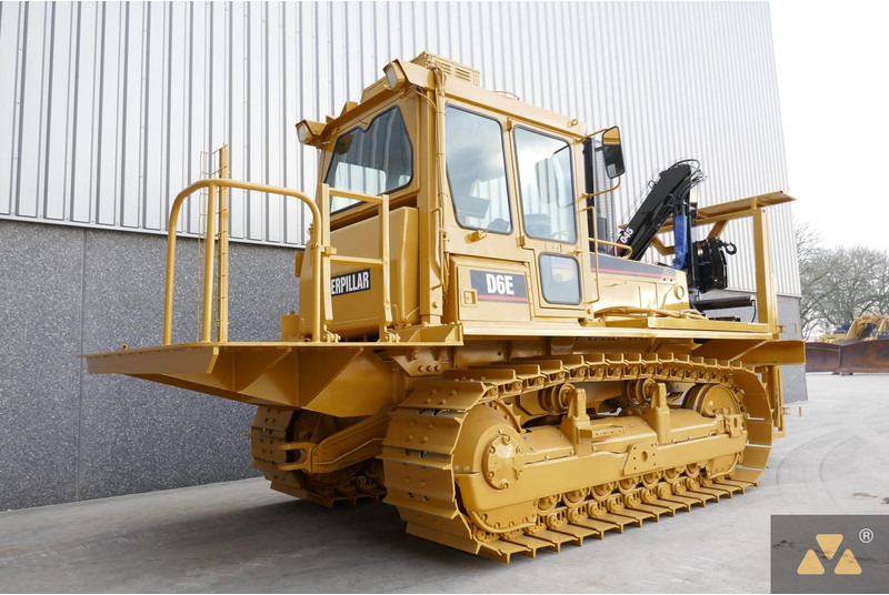 Caterpillar D6E Welding Tractor - آلات البناء: صورة 5 Caterpillar D6E Welding Tractor - آلات البناء: صورة 5