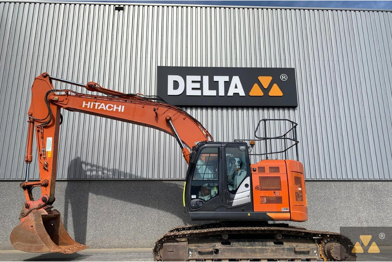 Hitachi ZX225USLC-6 - حفار زحاف: صورة 1 Hitachi ZX225USLC-6 - حفار زحاف: صورة 1