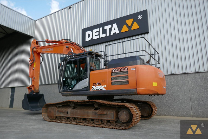 Hitachi ZX300LC-6 - حفار زحاف: صورة 4 Hitachi ZX300LC-6 - حفار زحاف: صورة 4