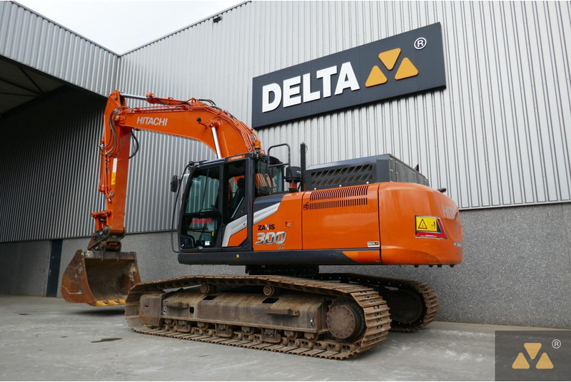 Hitachi ZX300LC-7 - حفار زحاف: صورة 4 Hitachi ZX300LC-7 - حفار زحاف: صورة 4
