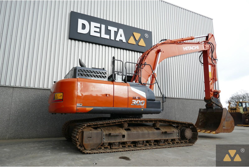 Hitachi ZX300LC-7 - حفار زحاف: صورة 5 Hitachi ZX300LC-7 - حفار زحاف: صورة 5