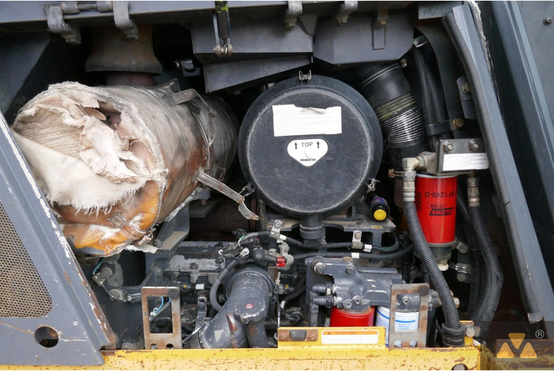 جرافة Komatsu D65PX-15EO: صورة 18