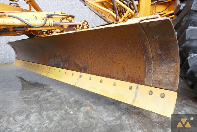 ممهدة Mitsubishi MG300: صورة 6 ممهدة Mitsubishi MG300: صورة 6