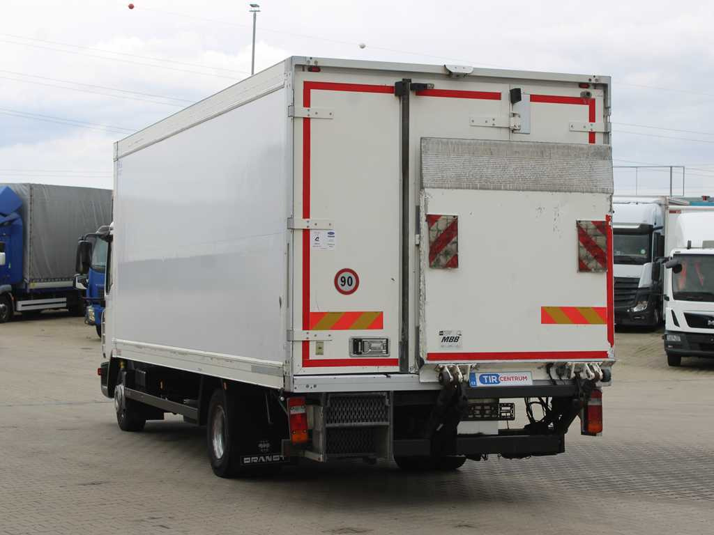 MAN TGL 12.210, EURO 4, HYDRAULIC FRONT, CARRIER SUPRA 850 Mt, 2X EVAPORATOR - شاحنة الفريزر: صورة 5 MAN TGL 12.210, EURO 4, HYDRAULIC FRONT, CARRIER SUPRA 850 Mt, 2X EVAPORATOR - شاحنة الفريزر: صورة 5