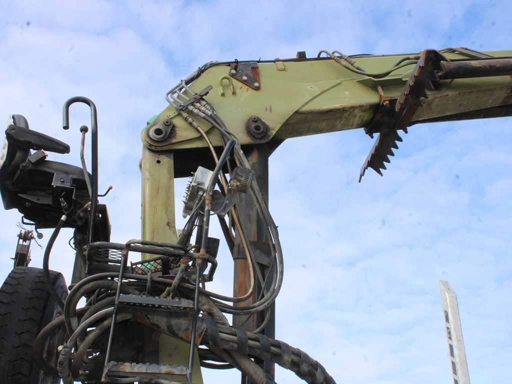 وحدة جر, نصف مقطورة اخشاب Mercedes-Benz Arocs 3351, 6x6, HYDRAULIC ARM LOGLIFT ET450, TYRES 80%: صورة 6 وحدة جر, نصف مقطورة اخشاب Mercedes-Benz Arocs 3351, 6x6, HYDRAULIC ARM LOGLIFT ET450, TYRES 80%: صورة 6