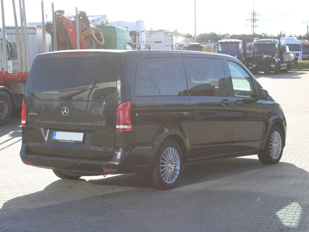 Mercedes-Benz V 220d, 7 SEATS, CAMERA - سيارة: صورة 4 Mercedes-Benz V 220d, 7 SEATS, CAMERA - سيارة: صورة 4