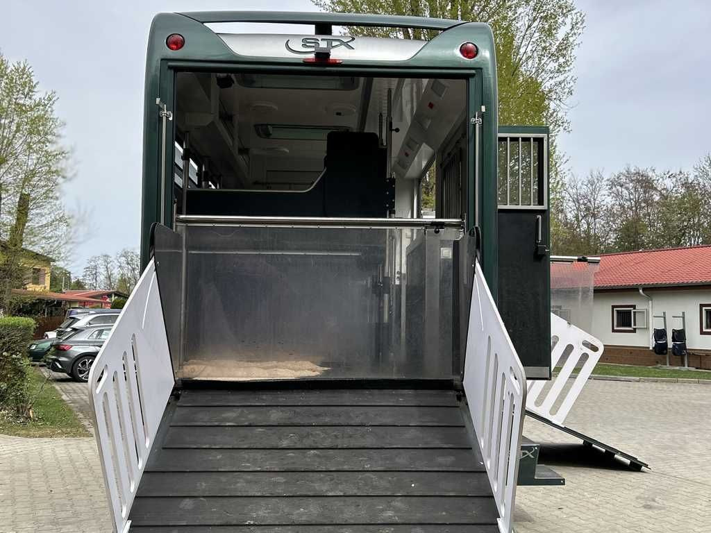 Volvo STX FL, 6 PEOPLE, 5 HORSES, CAMERA, 2X TAIL LIFT - شاحنة نقل خيل: صورة 4 Volvo STX FL, 6 PEOPLE, 5 HORSES, CAMERA, 2X TAIL LIFT - شاحنة نقل خيل: صورة 4