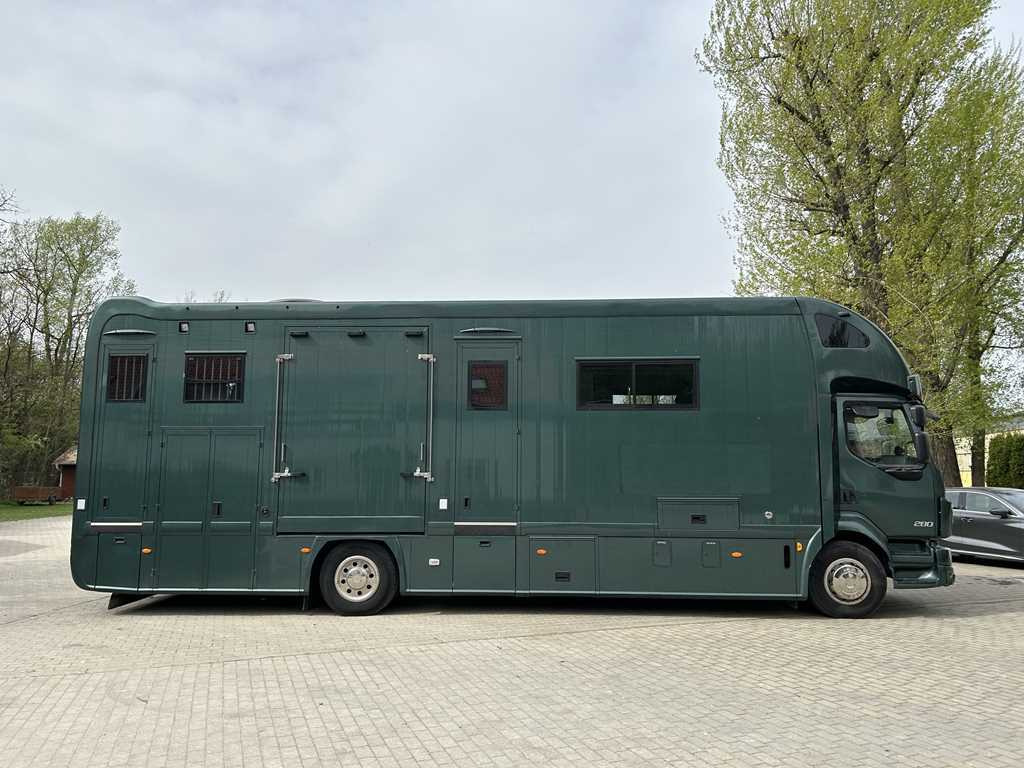 Volvo STX FL, FOR 6 PEOPLE, FOR TRANSPORTING FIVE HORSES, CAMERA, 2X HYDRAULIC FRONT - شاحنة نقل خيل: صورة 2 Volvo STX FL, FOR 6 PEOPLE, FOR TRANSPORTING FIVE HORSES, CAMERA, 2X HYDRAULIC FRONT - شاحنة نقل خيل: صورة 2