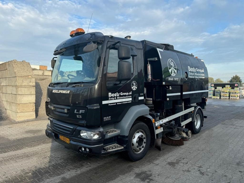 DAF FA LF55 - سياره كنس شوارع: صورة 2 DAF FA LF55 - سياره كنس شوارع: صورة 2
