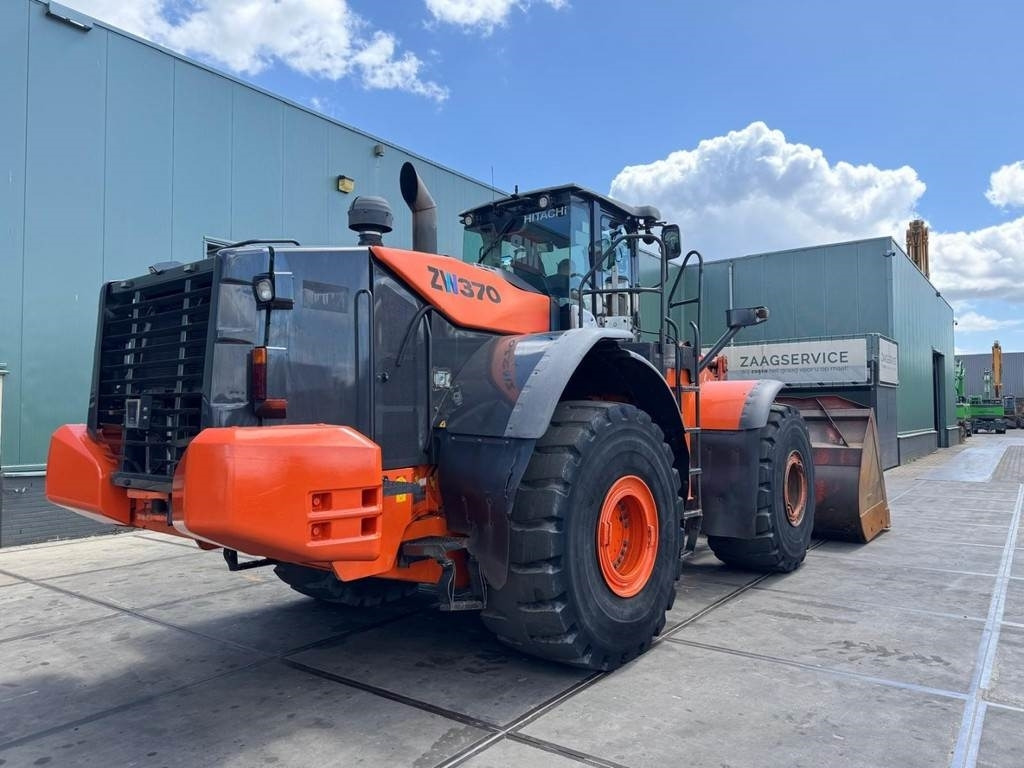 Hitachi ZW370-5B - اللودر بعجل: صورة 4 Hitachi ZW370-5B - اللودر بعجل: صورة 4
