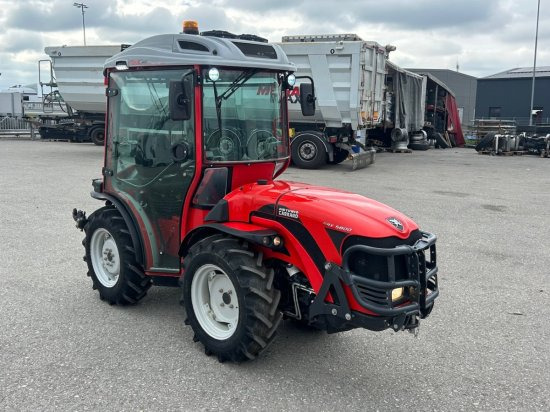 Antonio Carraro SRX 5800 TORA REDCAB, YANMAR; RADIO; KLIMA; RevGuide - جرار صغير: صورة 3 Antonio Carraro SRX 5800 TORA REDCAB, YANMAR; RADIO; KLIMA; RevGuide - جرار صغير: صورة 3