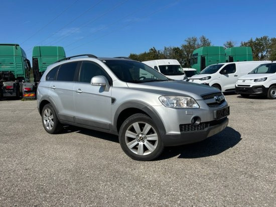 Chevrolet Captiva 3,2 V6 - سيارة دفع رباعي: صورة 3 Chevrolet Captiva 3,2 V6 - سيارة دفع رباعي: صورة 3