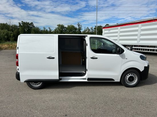 Fiat Scudo M BlueDHi 120 6-Gang - فان: صورة 4 Fiat Scudo M BlueDHi 120 6-Gang - فان: صورة 4