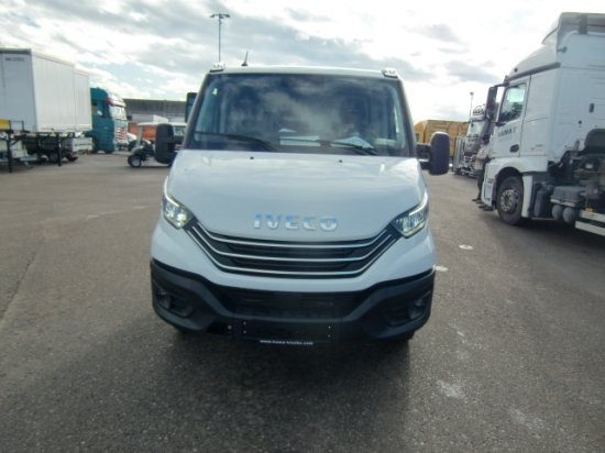 Iveco Daily 40 - 180 Fahrgestell, E6 Automatik mehrere Einheiten verfügbar - شاحنة هيكل كابينة: صورة 2 Iveco Daily 40 - 180 Fahrgestell, E6 Automatik mehrere Einheiten verfügbar - شاحنة هيكل كابينة: صورة 2