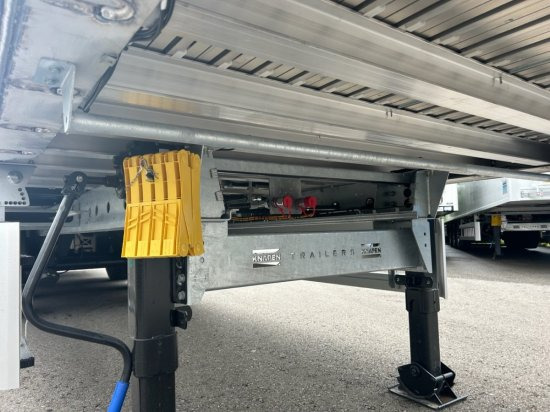 Knapen K100 Schubboden, Neufahrzeug, 10mm Boden, Liftachse, Funk - نصف مقطورة مباشرة: صورة 5 Knapen K100 Schubboden, Neufahrzeug, 10mm Boden, Liftachse, Funk - نصف مقطورة مباشرة: صورة 5