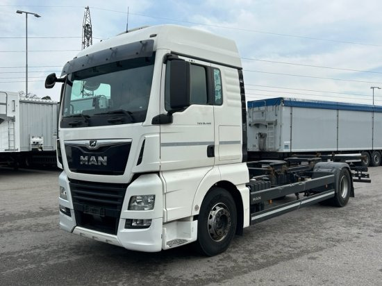 MAN TGX 18.460 XLX, 4x2, Euro 6, Standklima - شاحنات الحاويات / جسم علوي قابل للتغيير شاحنة: صورة 1 MAN TGX 18.460 XLX, 4x2, Euro 6, Standklima - شاحنات الحاويات / جسم علوي قابل للتغيير شاحنة: صورة 1