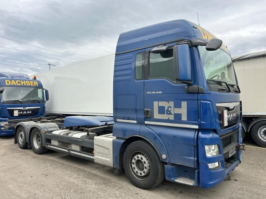MAN TGX 26.440 XLX 6x2 Liftachse, Euro 6, Retarder, Motorschaden engine damage! - شاحنات الحاويات / جسم علوي قابل للتغيير شاحنة: صورة 1 MAN TGX 26.440 XLX 6x2 Liftachse, Euro 6, Retarder, Motorschaden engine damage! - شاحنات الحاويات / جسم علوي قابل للتغيير شاحنة: صورة 1