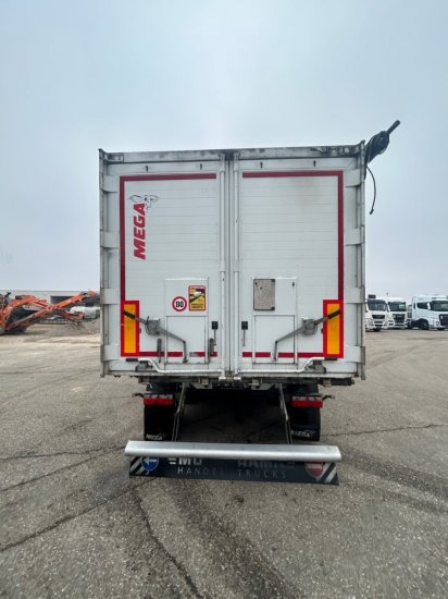 MEGA Alu-Kastenmulde 55m³, SAF-Achsen, Rollplane, Kombiklappe, Stehpodest - قلابة نصف مقطورة نصف مقطورة قلابة: صورة 3 MEGA Alu-Kastenmulde 55m³, SAF-Achsen, Rollplane, Kombiklappe, Stehpodest - قلابة نصف مقطورة نصف مقطورة قلابة: صورة 3