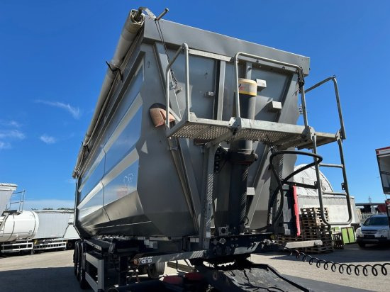 MEGA Schrott-Kippmulde, Portaltüren, SAF Achse, Liftachse, Alufelgen - قلابة نصف مقطورة نصف مقطورة قلابة: صورة 3 MEGA Schrott-Kippmulde, Portaltüren, SAF Achse, Liftachse, Alufelgen - قلابة نصف مقطورة نصف مقطورة قلابة: صورة 3