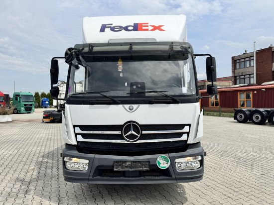 Mercedes-Benz Atego 1524 Koffer mit Hebebühne - شاحنة مقفلة: صورة 2 Mercedes-Benz Atego 1524 Koffer mit Hebebühne - شاحنة مقفلة: صورة 2