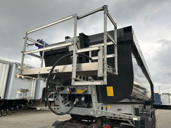 Schmitz Kippmulde 24m³, Stahl-light Chassis, Liftachse, Rollplane - قلابة نصف مقطورة نصف مقطورة قلابة: صورة 3 Schmitz Kippmulde 24m³, Stahl-light Chassis, Liftachse, Rollplane - قلابة نصف مقطورة نصف مقطورة قلابة: صورة 3