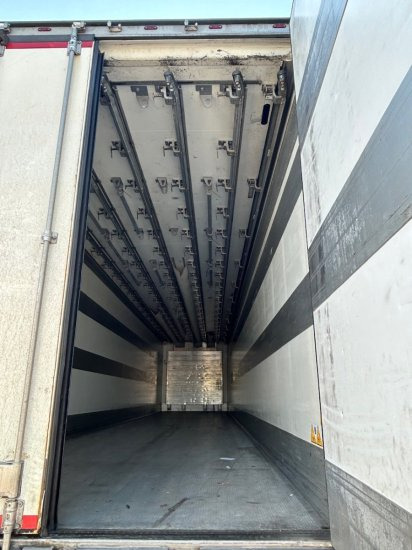 نصف مقطورة متساوي الحرارة Schmitz SCB S3B, Rohrbahnen, Fleischbahnen, Schmitz Aggregat  Liftachse: صورة 6