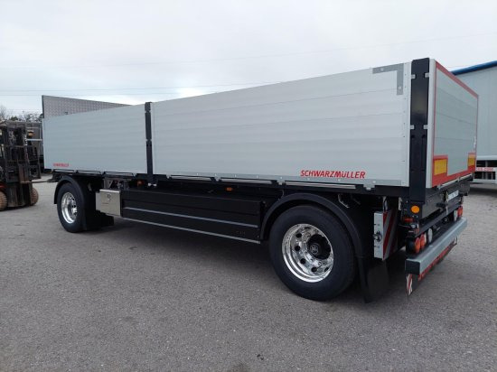 Schwarzmüller 2-Achs Jumbo-Baustoff-Plateauanhänger, BPW-Achsen, Alufelgen, - مقطورات مسطحة: صورة 2 Schwarzmüller 2-Achs Jumbo-Baustoff-Plateauanhänger, BPW-Achsen, Alufelgen, - مقطورات مسطحة: صورة 2