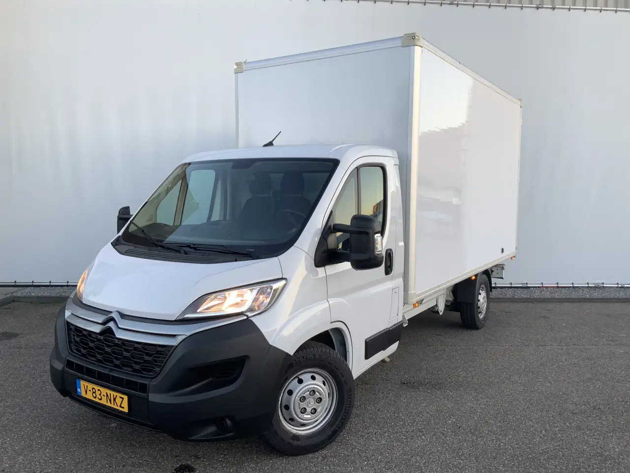 Citroen Jumper 2.2 BlueHDi 165 L3 3.5t Meubel bak & Deuren Airco - شاحنة مغلقة الصندوق: صورة 1 Citroen Jumper 2.2 BlueHDi 165 L3 3.5t Meubel bak & Deuren Airco - شاحنة مغلقة الصندوق: صورة 1