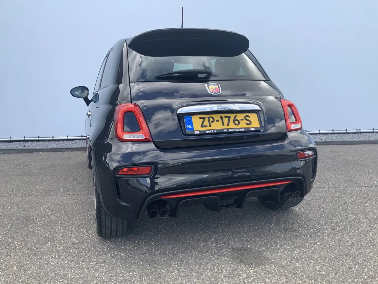 Fiat 500C Abarth 1.4 T-Jet 595 Automaat Euro 6 - سيارة: صورة 3 Fiat 500C Abarth 1.4 T-Jet 595 Automaat Euro 6 - سيارة: صورة 3