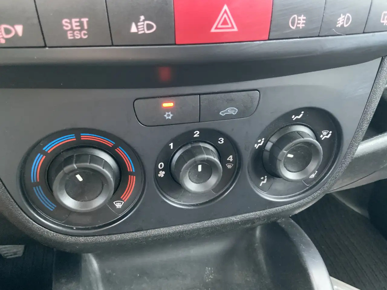 Fiat Doblo Cargo 1.6 MultiJet SX Maxi Airco Trekhaak 1300 kg - فان المدمجة: صورة 5 Fiat Doblo Cargo 1.6 MultiJet SX Maxi Airco Trekhaak 1300 kg - فان المدمجة: صورة 5