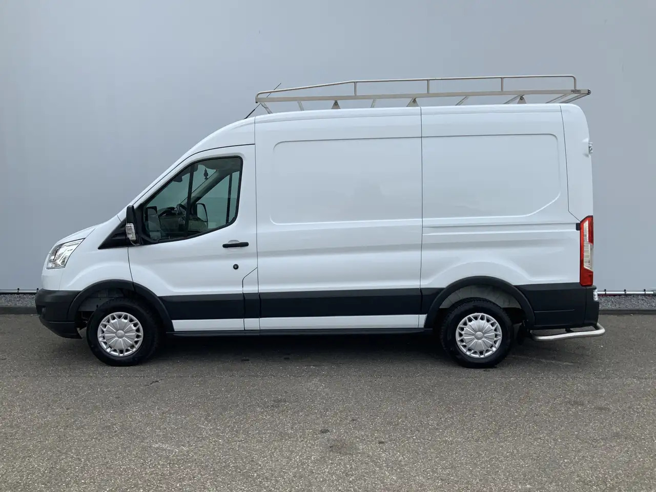 Ford Transit 310 2.2 TDCI L2H2 Trend Airco Cruise Navi 3 Zits I - فان: صورة 3 Ford Transit 310 2.2 TDCI L2H2 Trend Airco Cruise Navi 3 Zits I - فان: صورة 3