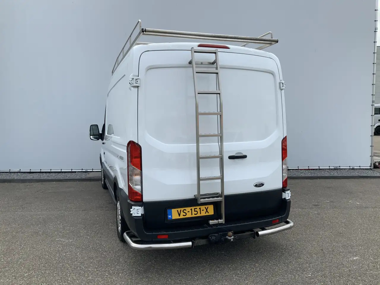 Ford Transit 310 2.2 TDCI L2H2 Trend Airco Cruise Navi 3 Zits I - فان: صورة 2 Ford Transit 310 2.2 TDCI L2H2 Trend Airco Cruise Navi 3 Zits I - فان: صورة 2