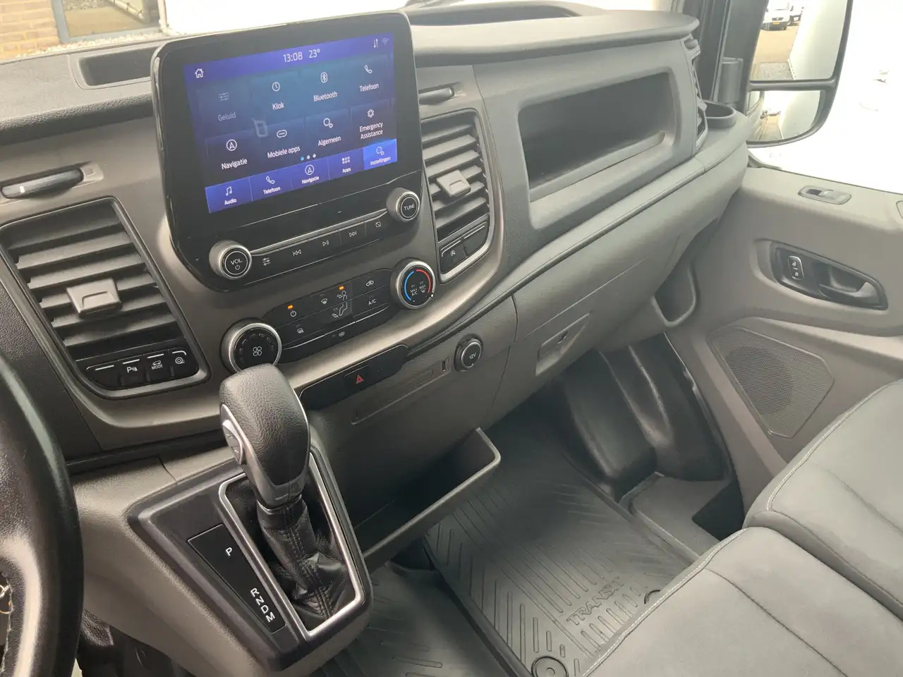 Ford Transit 350 2.0 TDCI L3H2 EXPORT !! Koel vries Automaat Tr - فان: صورة 4 Ford Transit 350 2.0 TDCI L3H2 EXPORT !! Koel vries Automaat Tr - فان: صورة 4