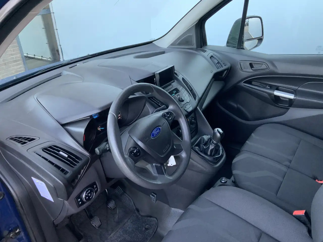 Ford Transit Connect 1.5 TDCI L1 Trend Airco Cruise Trekhaak 1200 kg Eu - فان المدمجة: صورة 5 Ford Transit Connect 1.5 TDCI L1 Trend Airco Cruise Trekhaak 1200 kg Eu - فان المدمجة: صورة 5