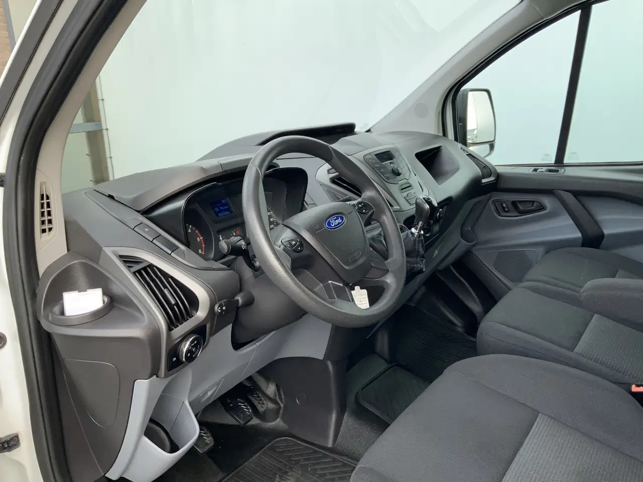 Ford Transit Custom 270 2.2 TDCI L1H1 Economy Edition Airco Cruise 3 Z - فان: صورة 5 Ford Transit Custom 270 2.2 TDCI L1H1 Economy Edition Airco Cruise 3 Z - فان: صورة 5
