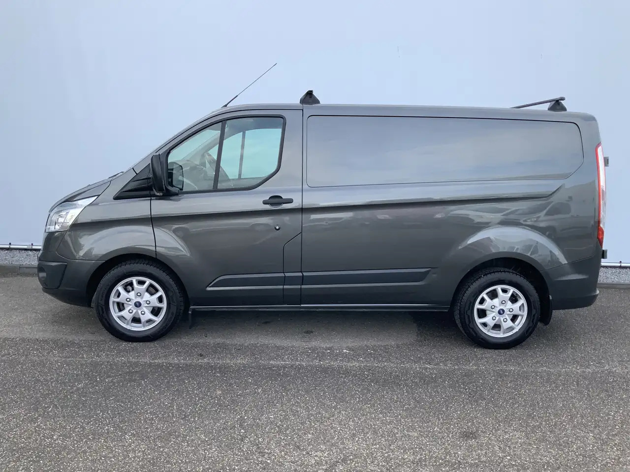 Ford Transit Custom 270 2.2 TDCI L1H1 Trend Airco Camera Cruise Dakdra - فان المدمجة: صورة 3 Ford Transit Custom 270 2.2 TDCI L1H1 Trend Airco Camera Cruise Dakdra - فان المدمجة: صورة 3