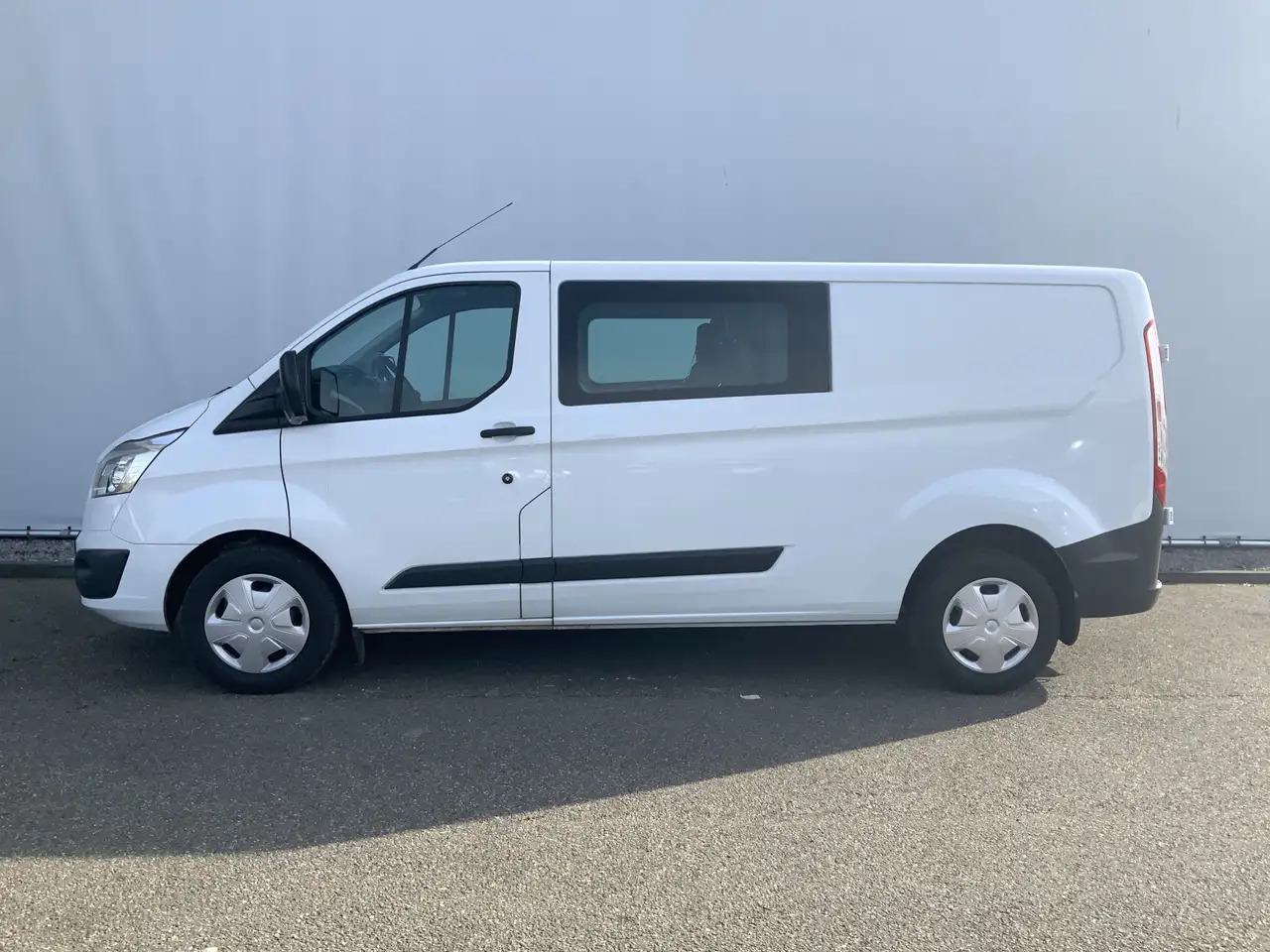 Ford Transit Custom 290 2.0 TDCI L2H1 6 Zits Trend DC Airco Cruise Tre - الشاحنات الصغيرة كابينة مزدوجة: صورة 3 Ford Transit Custom 290 2.0 TDCI L2H1 6 Zits Trend DC Airco Cruise Tre - الشاحنات الصغيرة كابينة مزدوجة: صورة 3