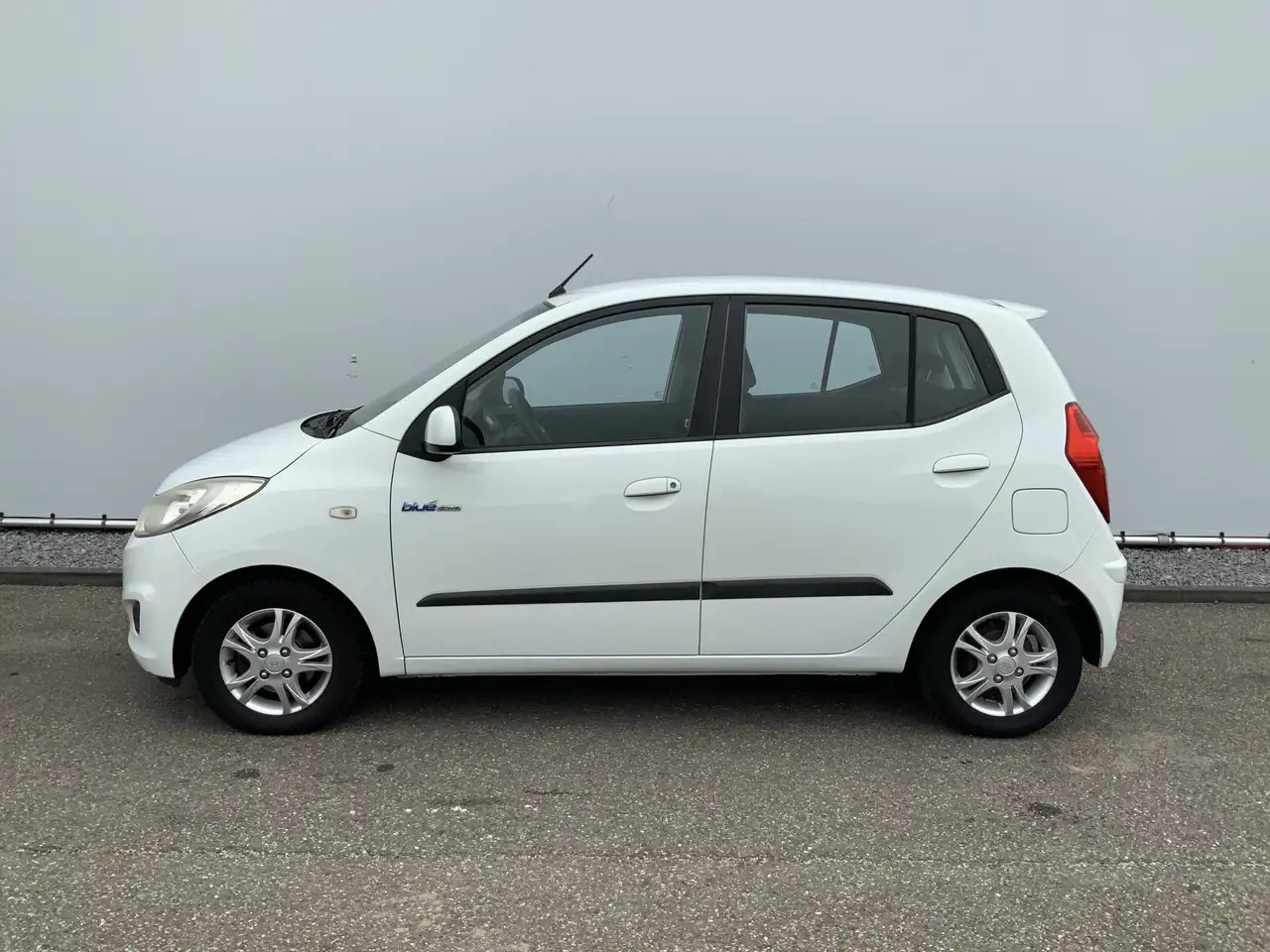 Hyundai i10 1.0 Pro 54083 KM! Airco, Lichtmetalen Wielen! - هاتشباك: صورة 2 Hyundai i10 1.0 Pro 54083 KM! Airco, Lichtmetalen Wielen! - هاتشباك: صورة 2