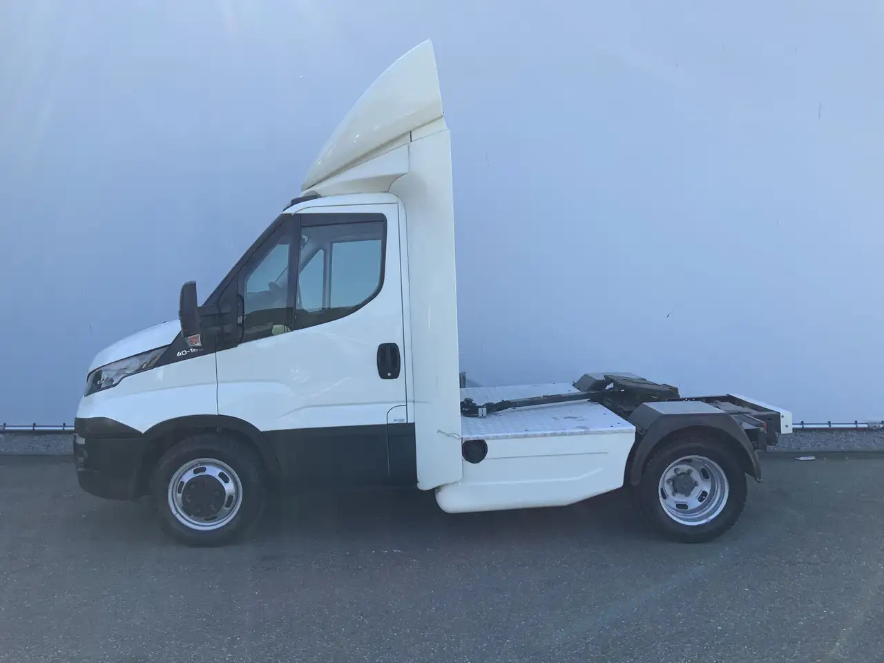 Iveco 40C18 B.E Trekker Airco Cruise 3 Zits Euro 6 180 - شاحنة جرار صغيرة: صورة 3 Iveco 40C18 B.E Trekker Airco Cruise 3 Zits Euro 6 180 - شاحنة جرار صغيرة: صورة 3