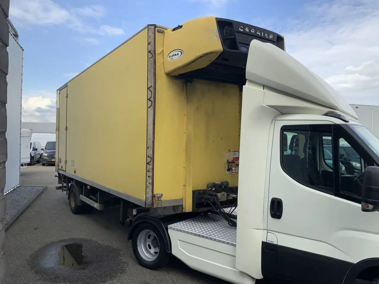 Iveco 40C18 B.E Trekker & Koel Trailer & Laadklep Bakmaa - شاحنة جرار صغيرة, نصف مقطورة مُبرِّدة: صورة 4 Iveco 40C18 B.E Trekker & Koel Trailer & Laadklep Bakmaa - شاحنة جرار صغيرة, نصف مقطورة مُبرِّدة: صورة 4
