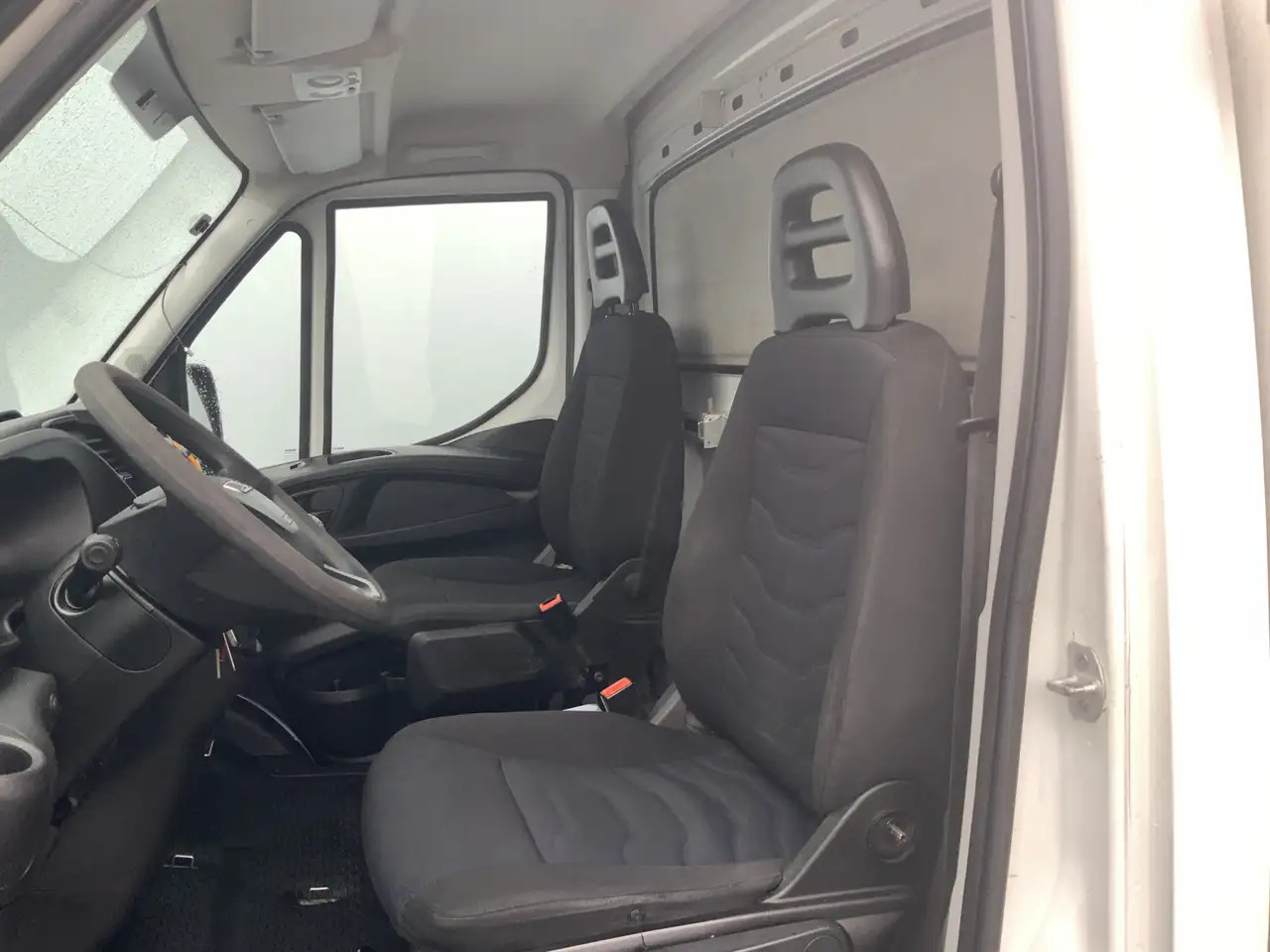 Iveco Daily 35S12 2.3 345 VriesAuto 10 deuren _40 gr onder 0, - شاحنة مُبرّدة للتوصيل: صورة 3 Iveco Daily 35S12 2.3 345 VriesAuto 10 deuren _40 gr onder 0, - شاحنة مُبرّدة للتوصيل: صورة 3