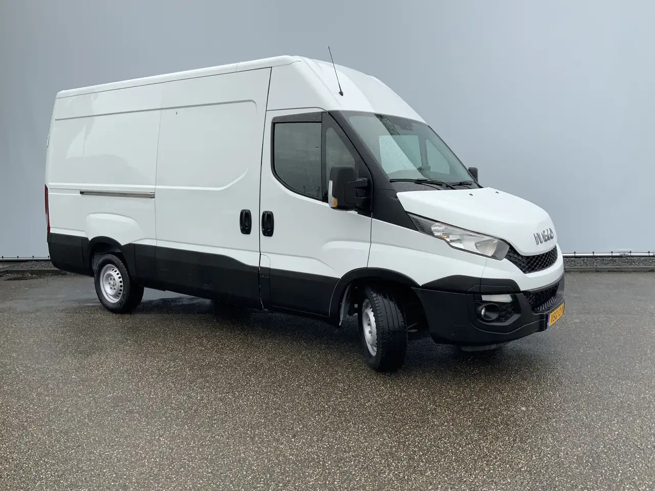 Iveco Daily 35S13V 2.3 352 H2 L3 Airco 3 Zits Opstap Euro 5 - فان: صورة 2 Iveco Daily 35S13V 2.3 352 H2 L3 Airco 3 Zits Opstap Euro 5 - فان: صورة 2