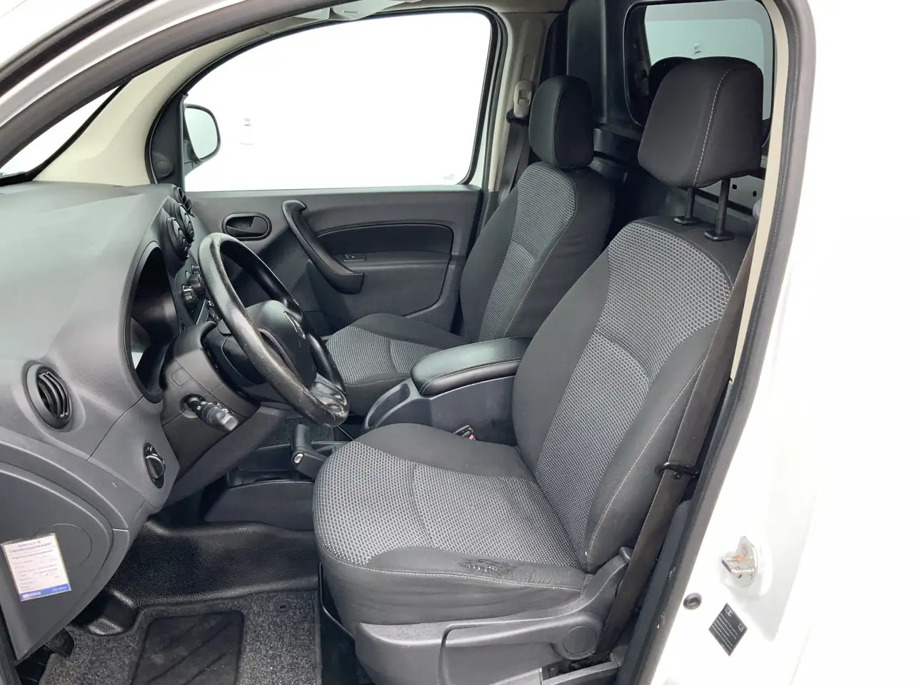 Mercedes-Benz Citan 109 CDI BlueEFFICIENCY Airco Alu Velg Trekhaak 105 - فان المدمجة: صورة 4 Mercedes-Benz Citan 109 CDI BlueEFFICIENCY Airco Alu Velg Trekhaak 105 - فان المدمجة: صورة 4