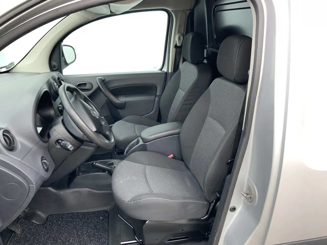 Mercedes-Benz Citan 109 CDI BlueEFFICIENCY Business Ambition Airco Tre - فان المدمجة: صورة 4 Mercedes-Benz Citan 109 CDI BlueEFFICIENCY Business Ambition Airco Tre - فان المدمجة: صورة 4