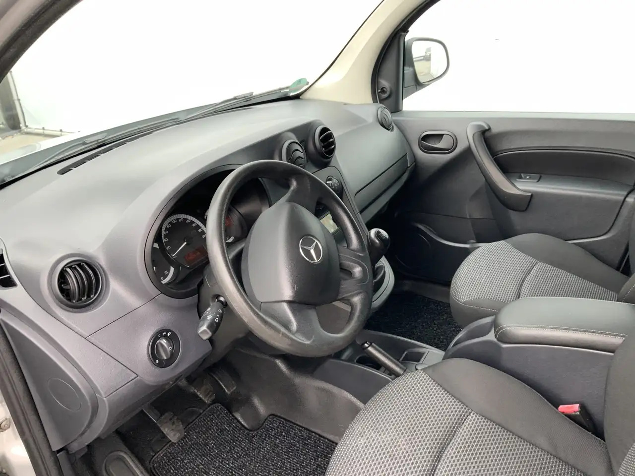 Mercedes-Benz Citan 109 CDI BlueEFFICIENCY Business Ambition Airco Tre - فان المدمجة: صورة 5 Mercedes-Benz Citan 109 CDI BlueEFFICIENCY Business Ambition Airco Tre - فان المدمجة: صورة 5