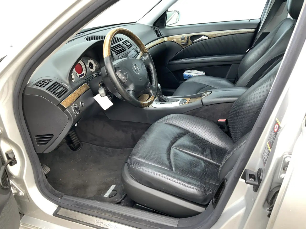 Mercedes-Benz E 500 Combi V8 Elegance 4-Matic airmatic,full option - سيارة: صورة 4 Mercedes-Benz E 500 Combi V8 Elegance 4-Matic airmatic,full option - سيارة: صورة 4