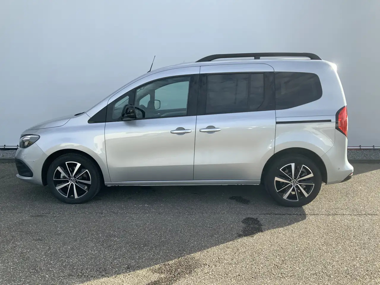 Mercedes-Benz EQT Tourer NIEUW !! 200 L1 Advanced Plus 45 kWh - سيارة: صورة 4 Mercedes-Benz EQT Tourer NIEUW !! 200 L1 Advanced Plus 45 kWh - سيارة: صورة 4